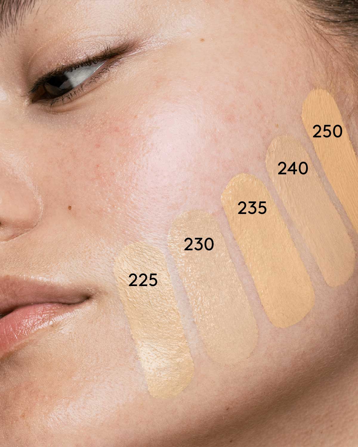 Soft'lit Naturally Luminous Longwear Foundation — 235